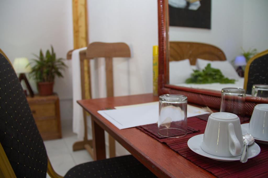 Alvi Star Inn Thulhaadhoo Bilik gambar